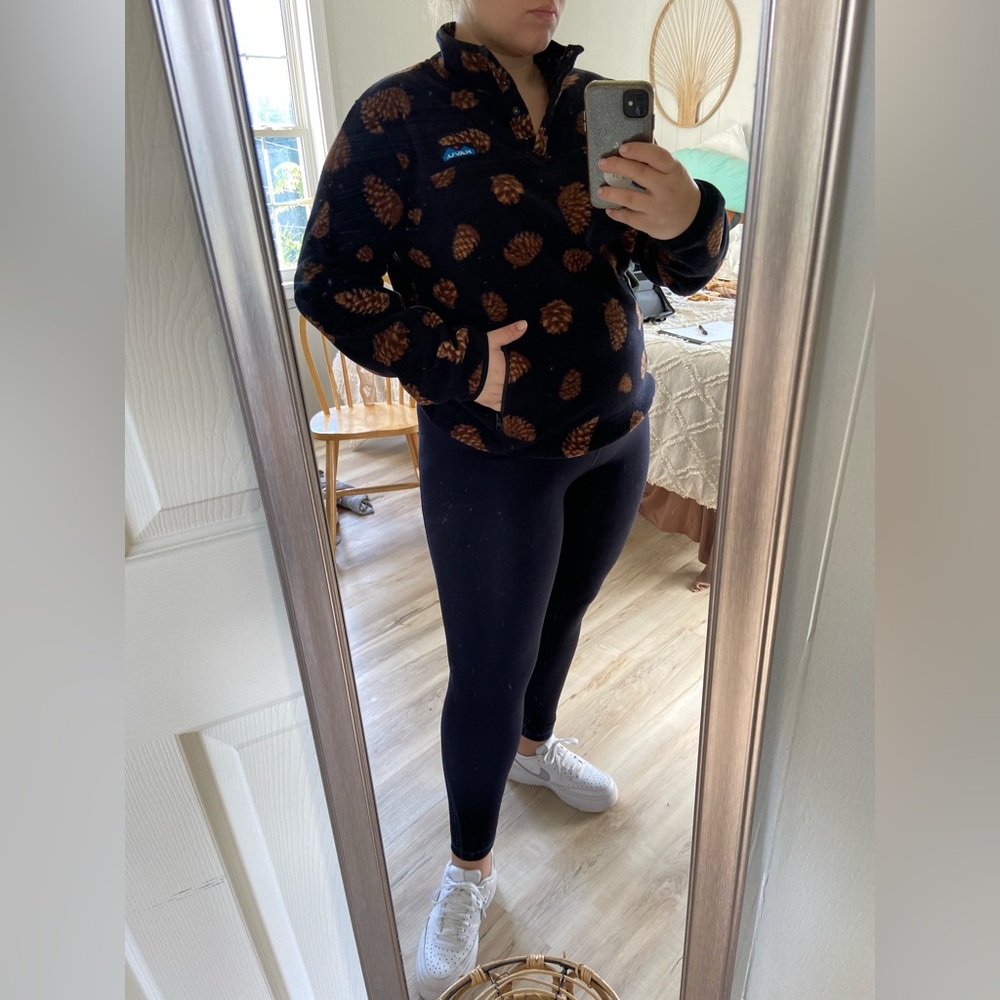 Kavu brand Pine Cone pull over Size XLarge